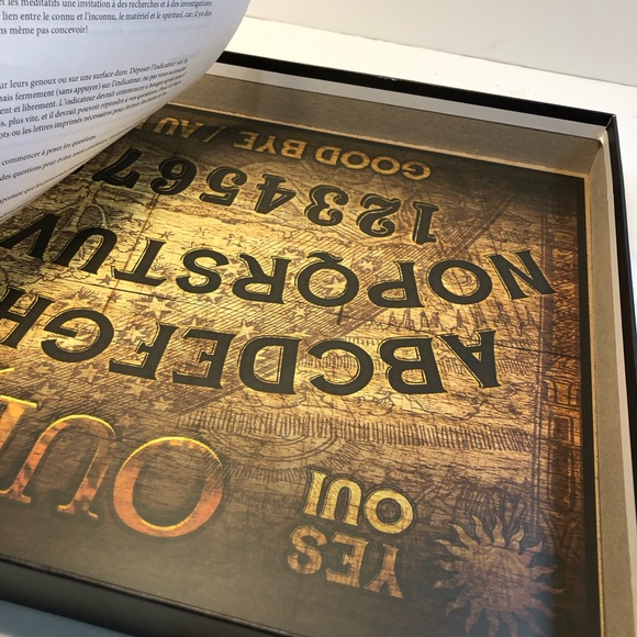 Ouija Board Game by TCG English and French With Planchette And Instructions - Picture 7 of 13